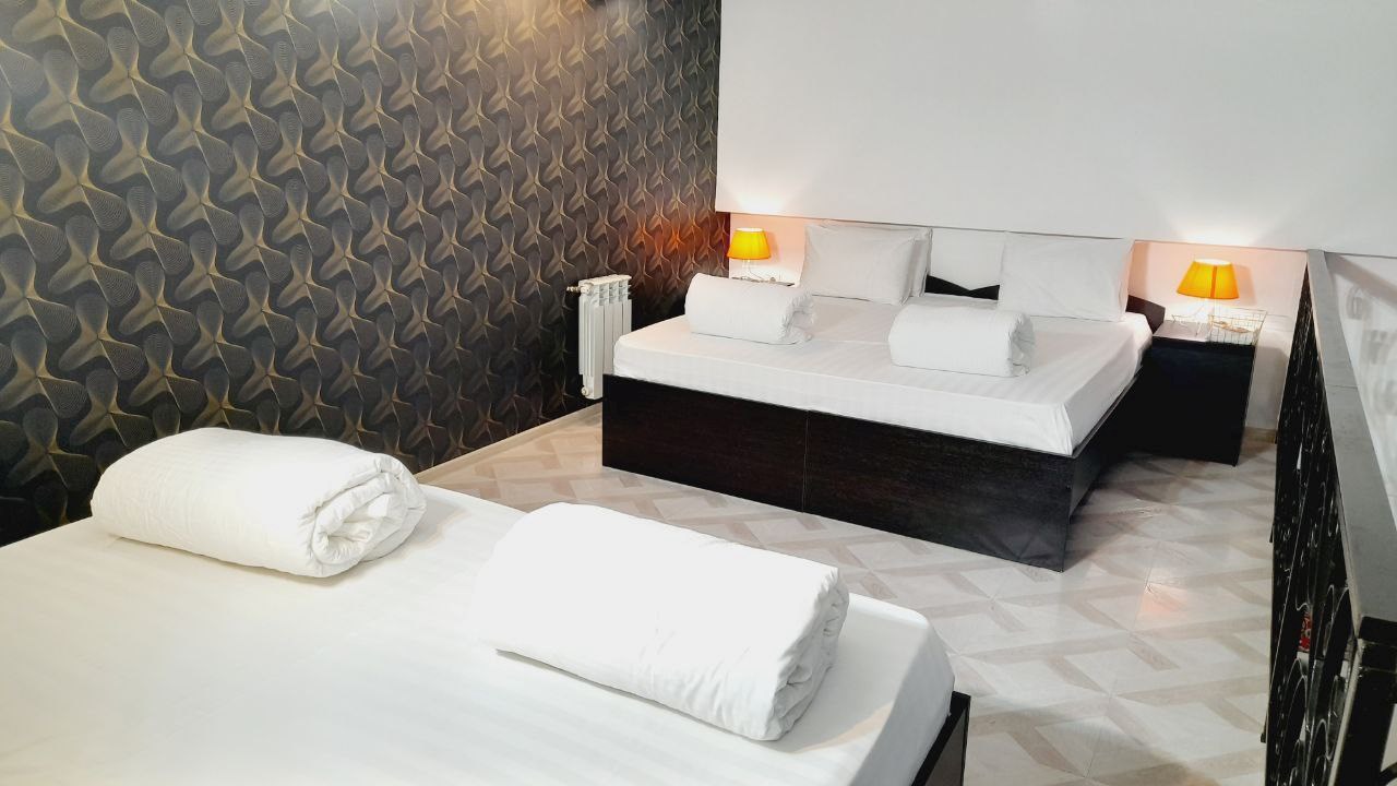 Двухуровневые апартаменты с кухней в Августин