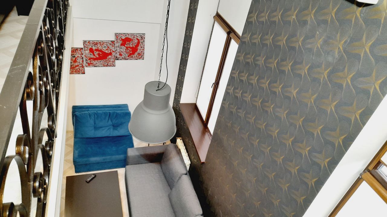 Двухуровневые апартаменты с кухней в Августин