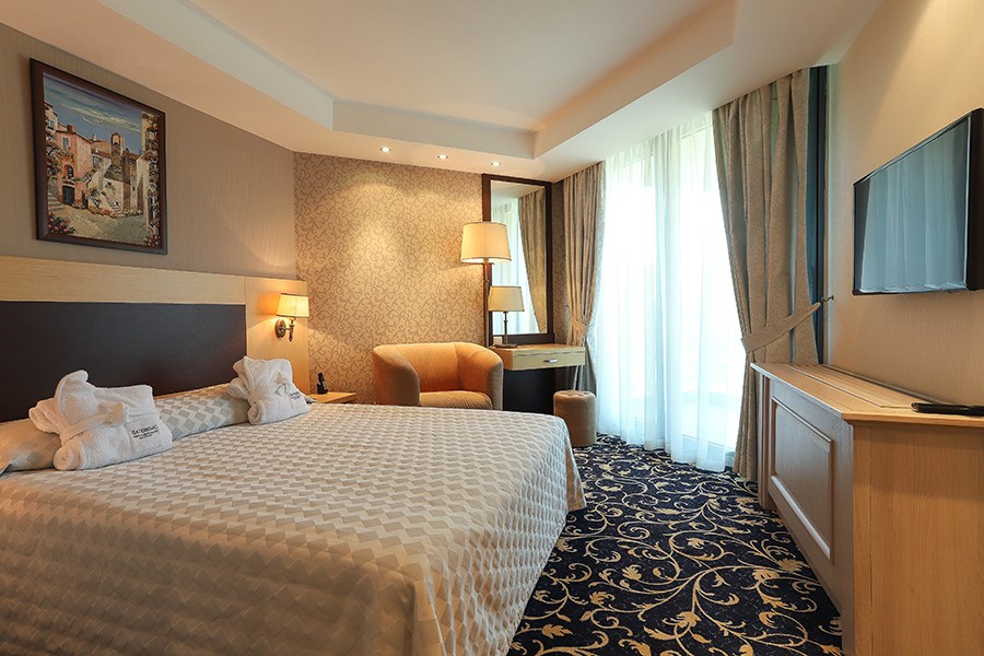 ЛЮКС в Дагомыс