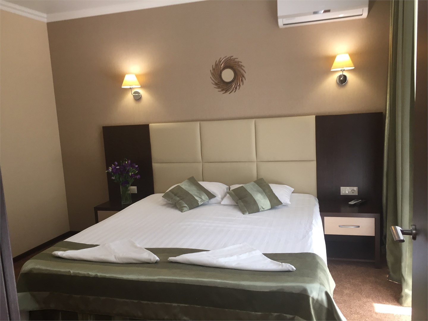 Апартаменты 2-комнантные + 1-комнатный с видом на сосны в Park-house