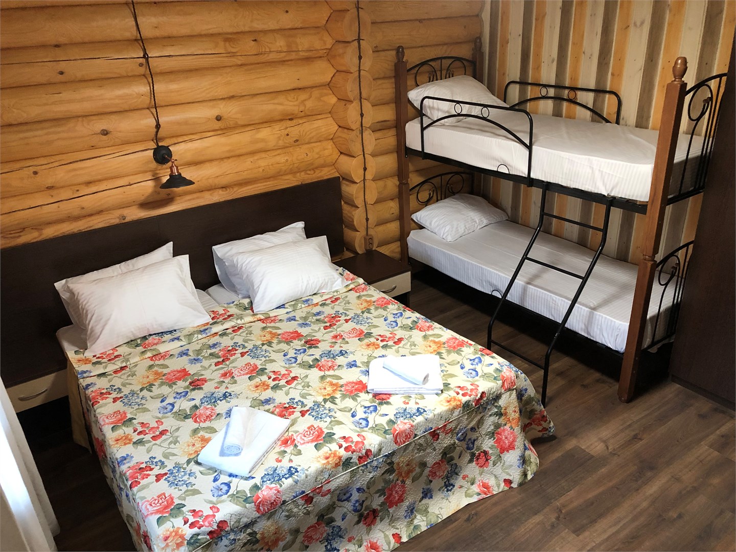 Четырехместный семейный номер в Winnie house