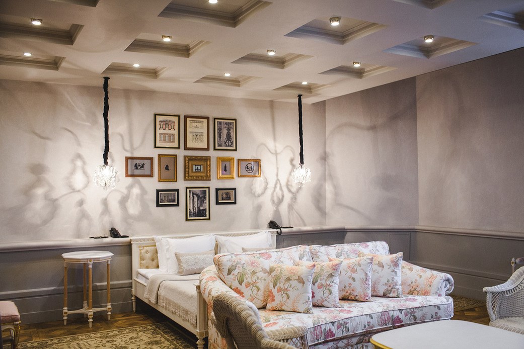 Делюкс в Певческая башня