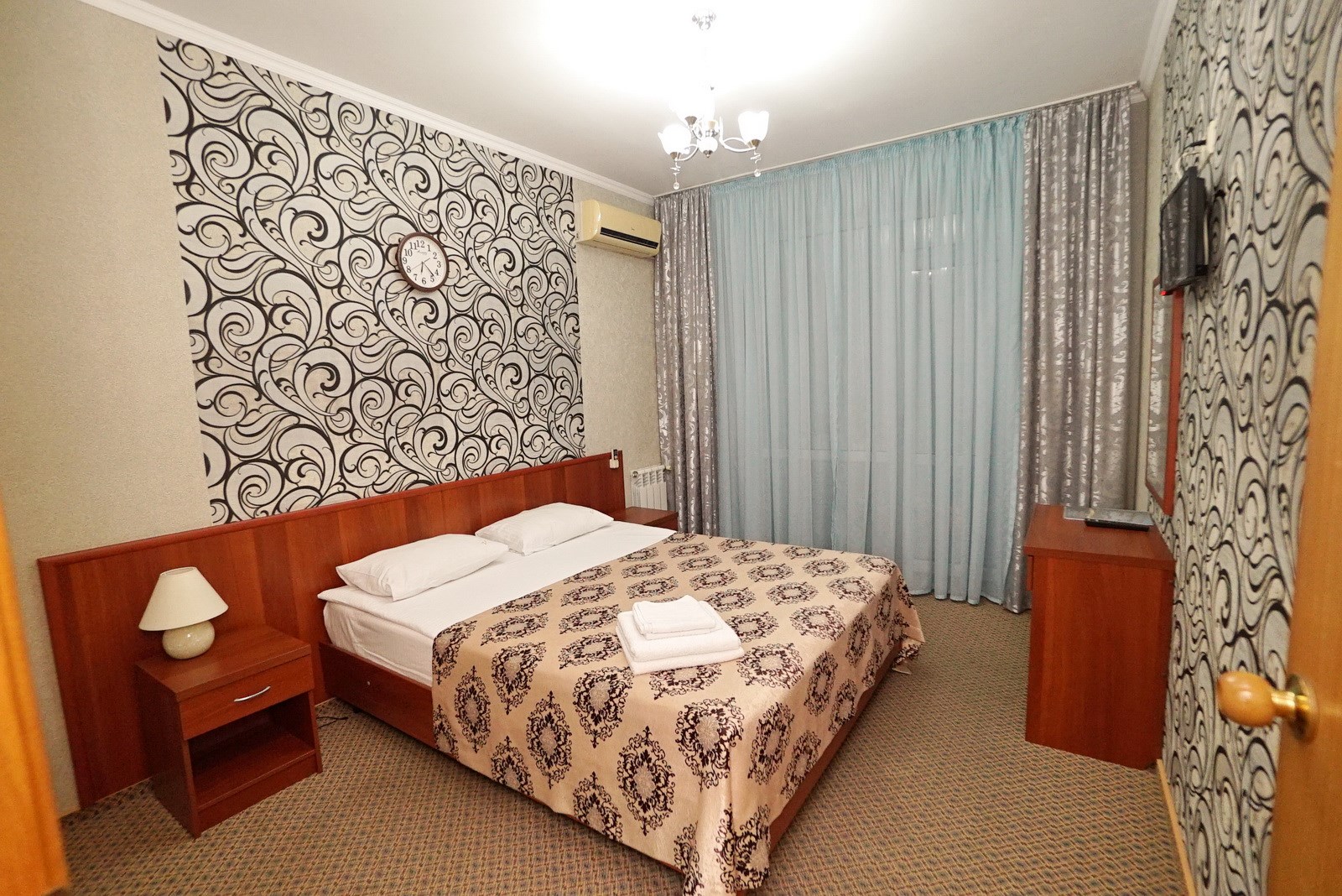 Фотография Полулюкс с балконом 4-местный