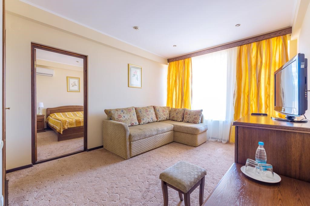 Люкс Трехместный в Вилла Риф