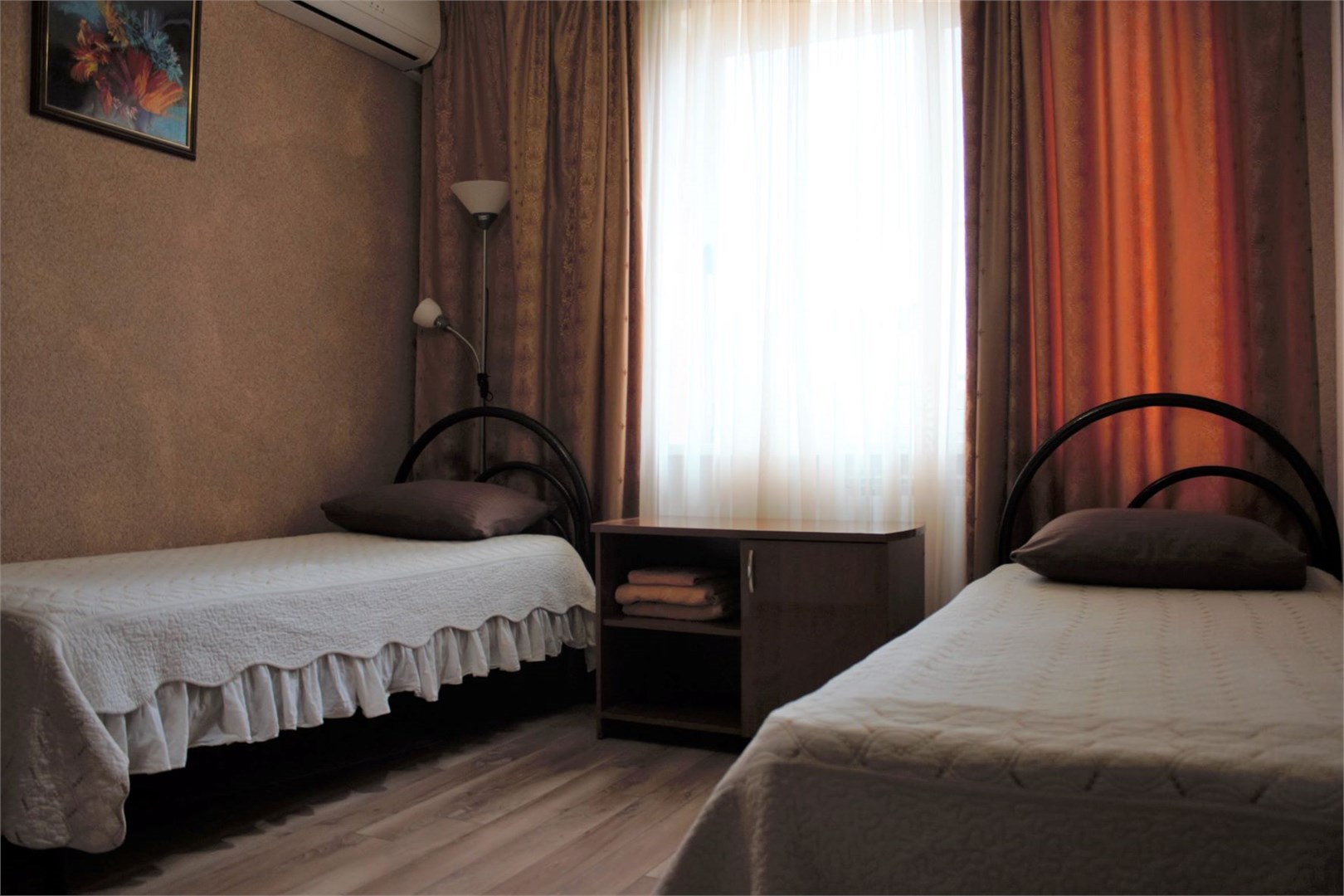 Эконом Двухместный с двумя односпальными кроватями в Джели