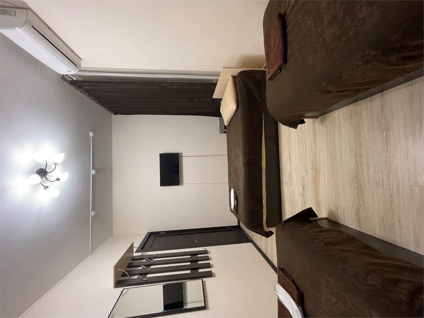 Трехместный номер с общим душем и туалетом в Уютный Дворик