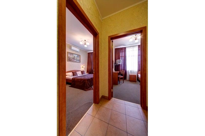 Семейный трехместный номер в Green hotel