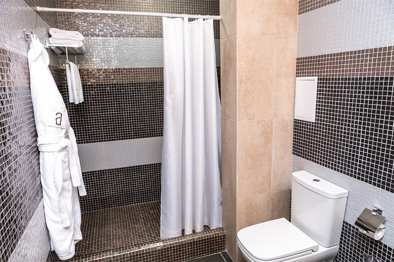 Джуниор Сюит – Двухместный номер с большой кроватью в Арбат