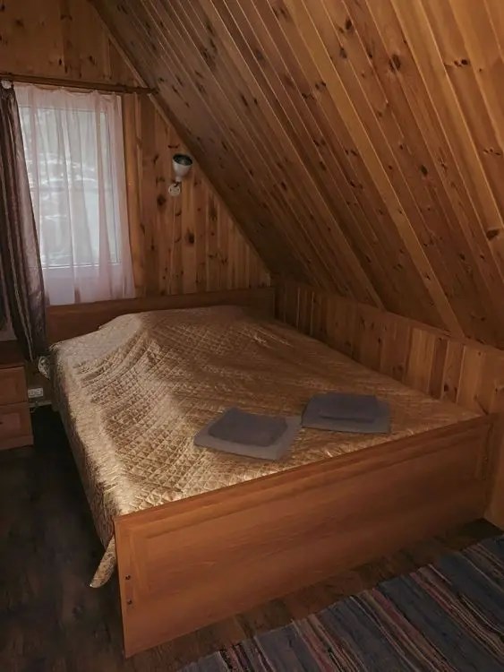 Крайняя изба-1/2 рубленного деревянного дома на 4 человек в Берендеево царство