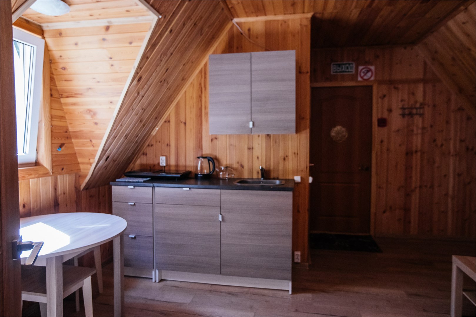 Крайняя изба-1/2 рубленного деревянного дома на 4 человек в Берендеево царство