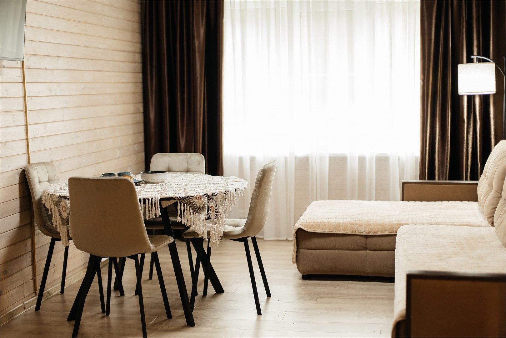 Рубленный дом на 9 человек с сауной в Берендеево царство