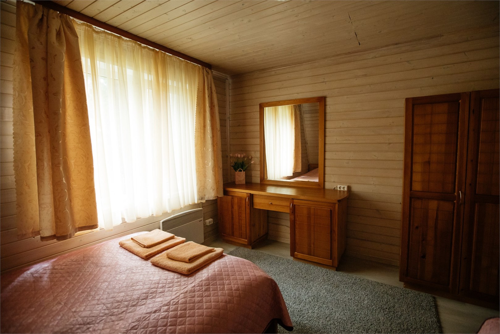 Рубленный дом на 9 человек с сауной в Берендеево царство