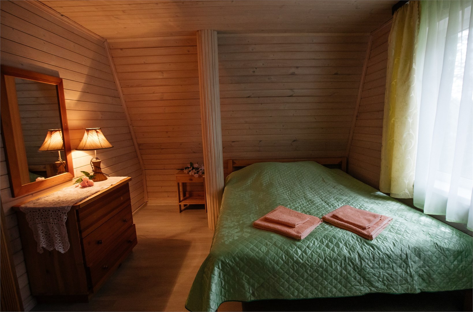 Рубленный дом на 9 человек с сауной в Берендеево царство