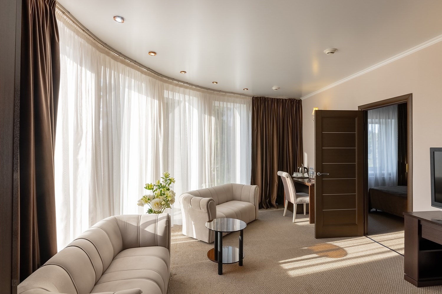 "ГрандЛюкс" 4 звезды в Арт-Холл