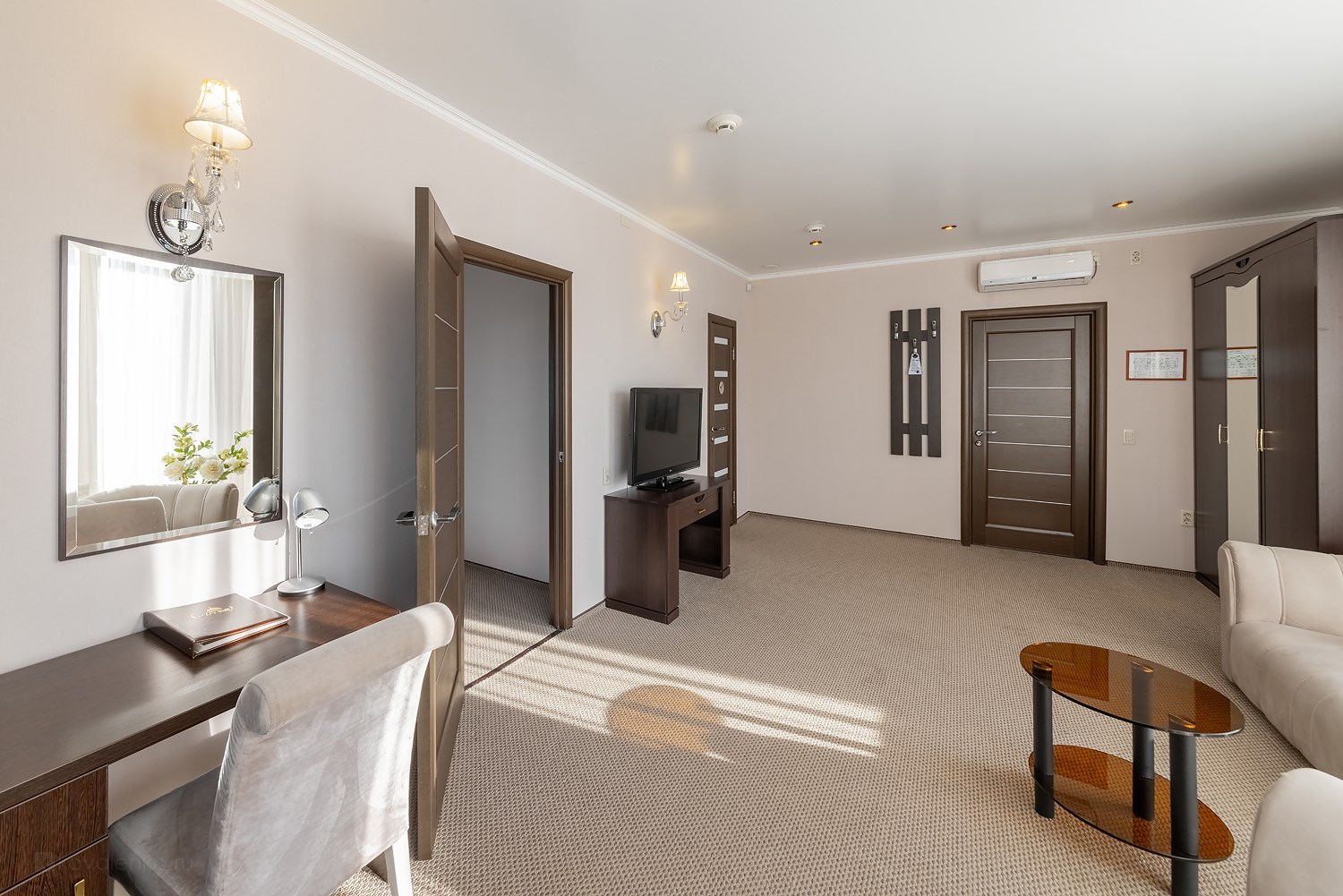 "ГрандЛюкс" 4 звезды в Арт-Холл