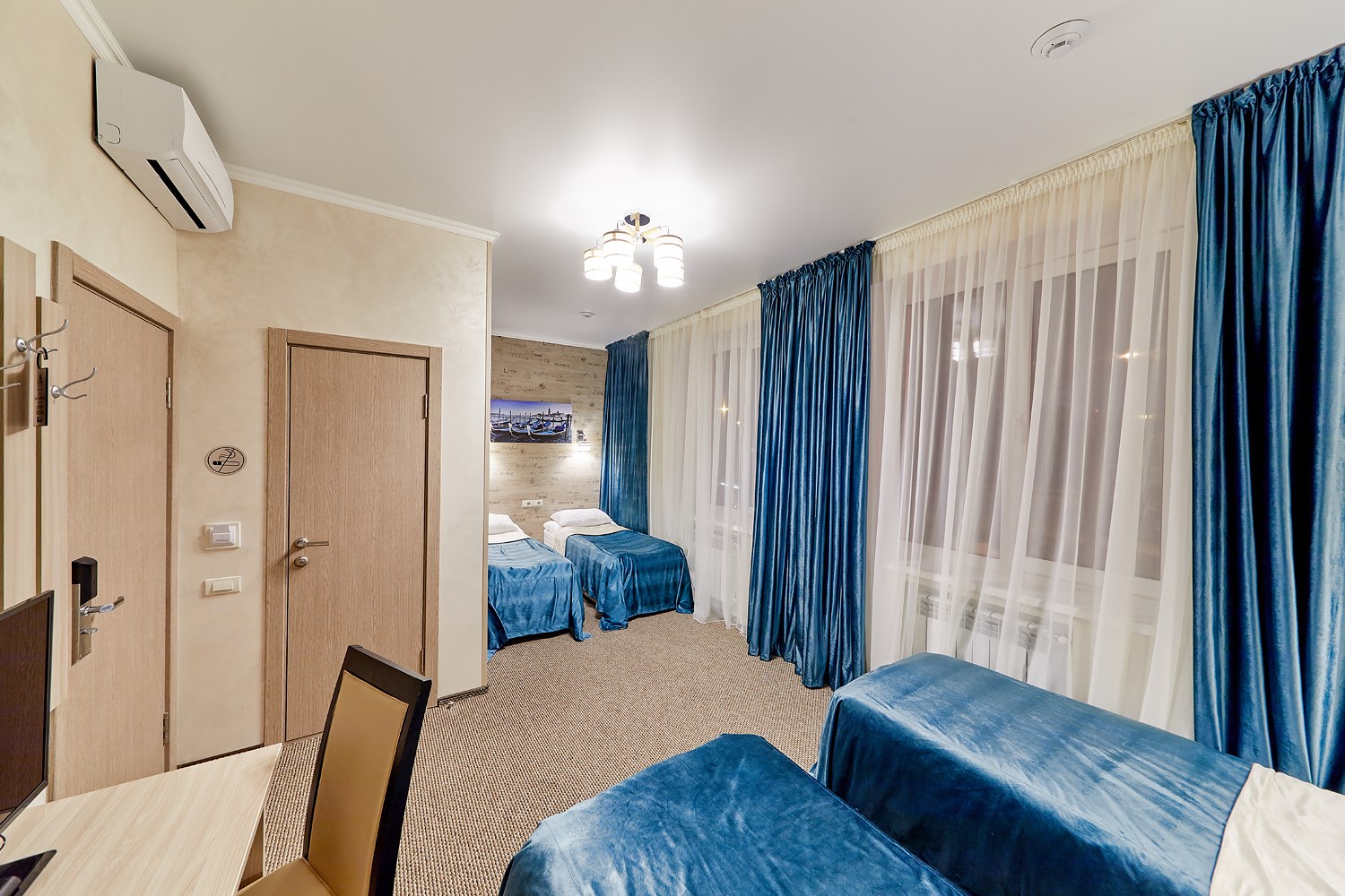 "Стандартный 4-хместный номер" 3 звезды в Арт-Холл