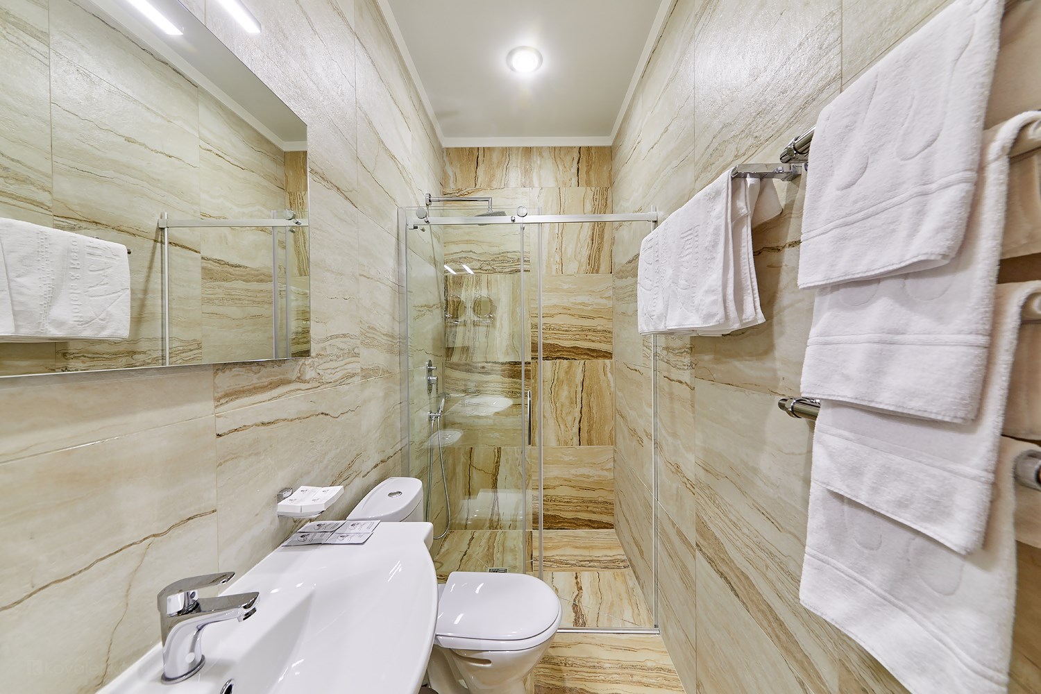 "Стандартный 4-хместный номер" 3 звезды в Арт-Холл