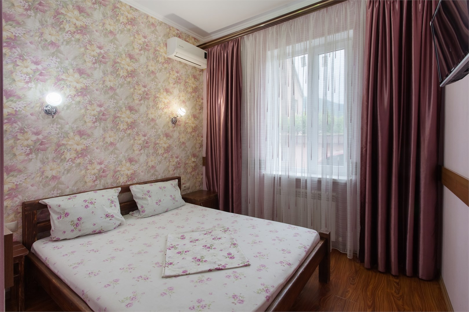 Стандарт с большой кроватью в Островок