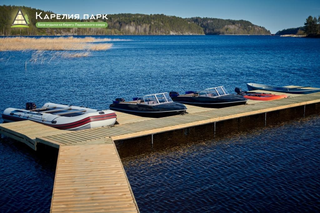 Шестиместный дом с большой террасой, банным чаном и сауной в Карелия парк