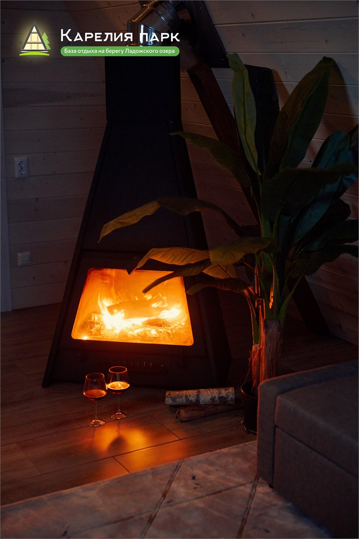 Шестиместный дом с большой террасой, банным чаном и сауной в Карелия парк