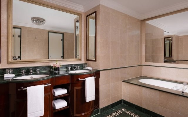 Представительский люкс в The Carlton, Moscow