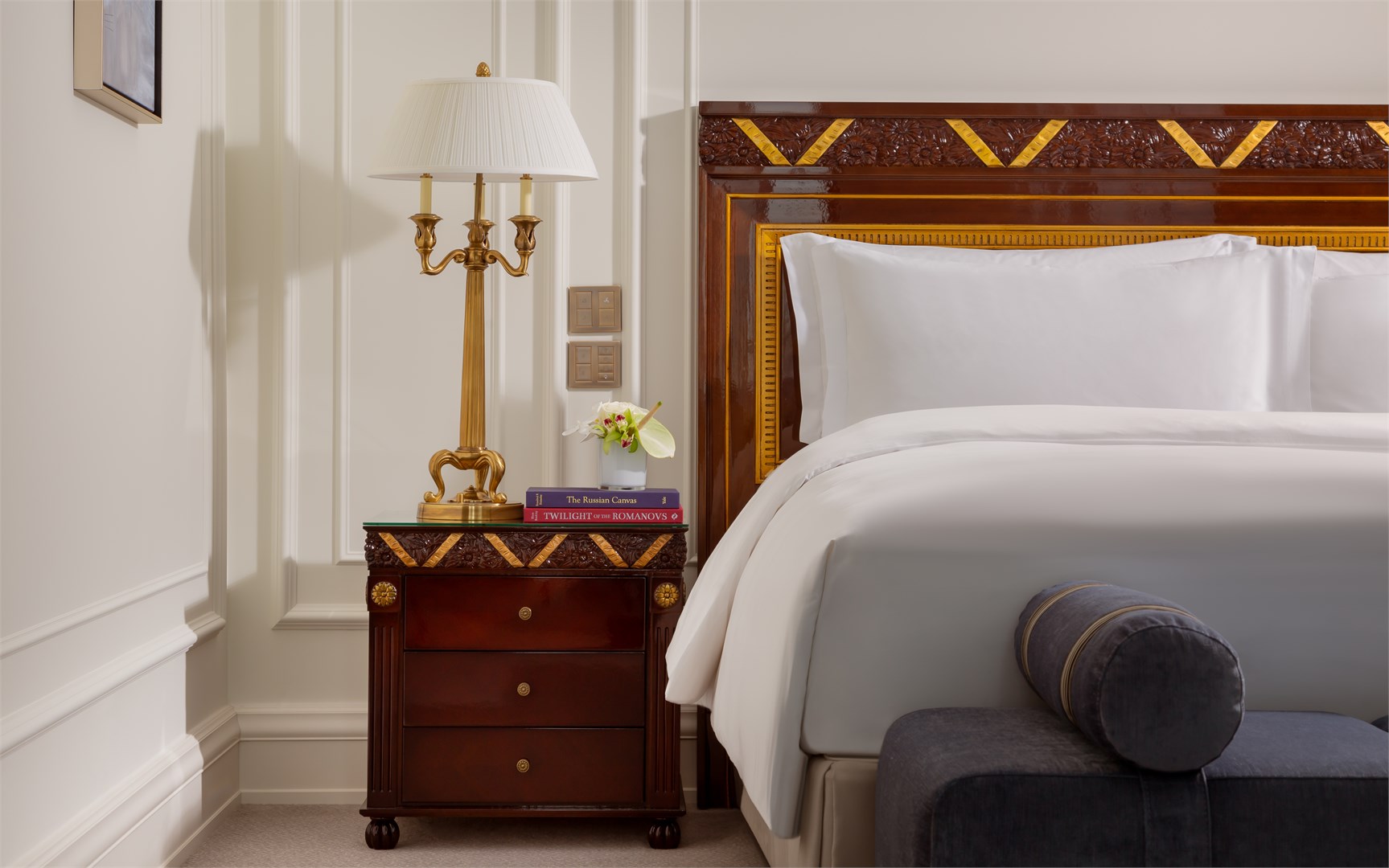 Клубный номер с видом на Красную площадь с одной кроватью King и доступом в The Carlton Club в The Carlton, Moscow