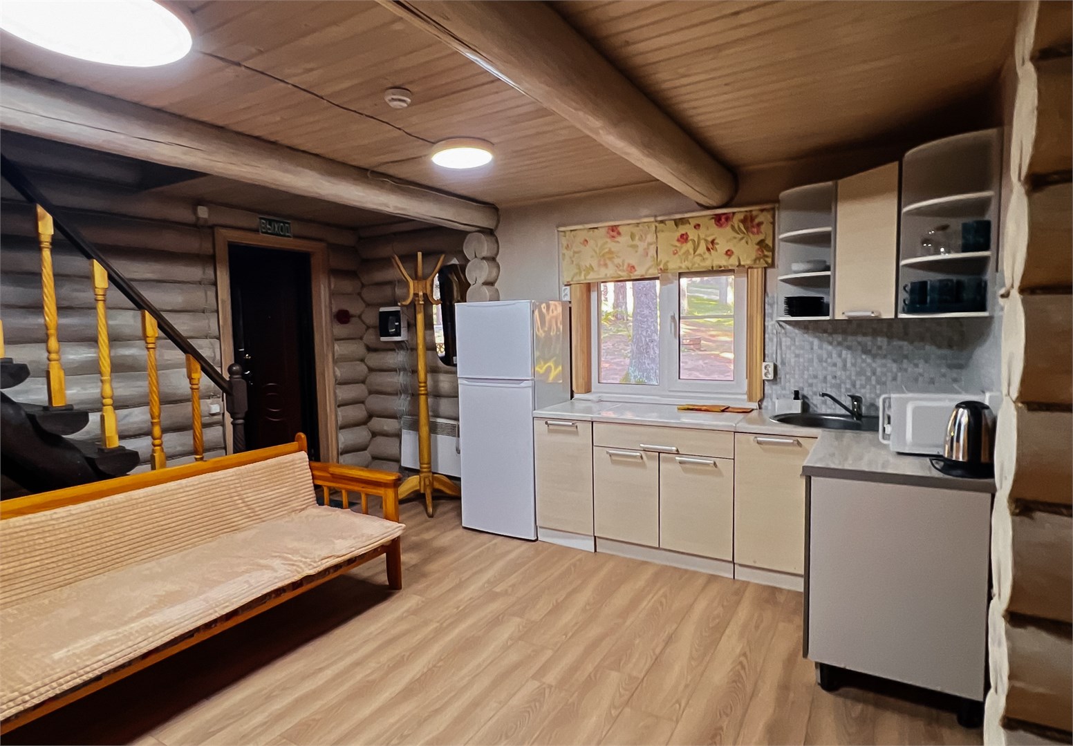 Рубленный дом на 9 человек в Берендеево царство