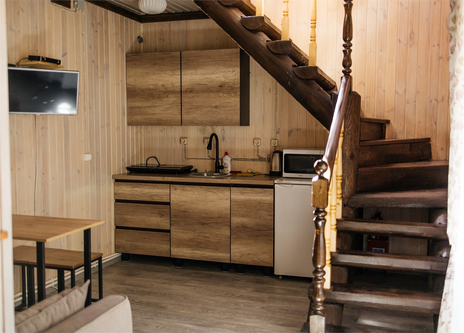 Дальняя заимка-1/2 рубленного деревянного дома в Берендеево царство