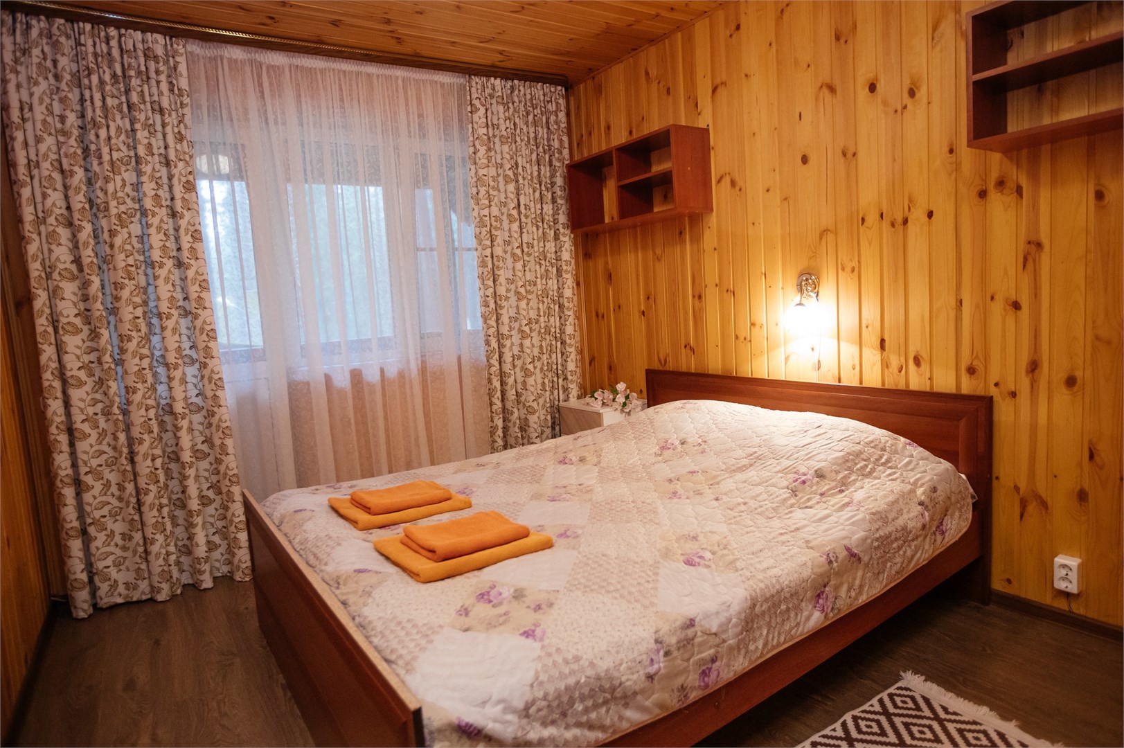 Ближняя изба -1/2 рубленного деревянного дома на 4 человек в Берендеево царство