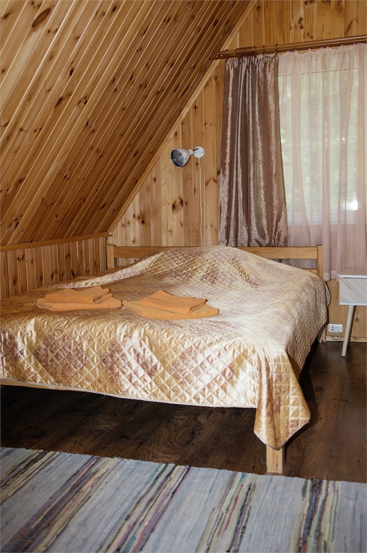 Ближняя изба -1/2 рубленного деревянного дома на 4 человек в Берендеево царство