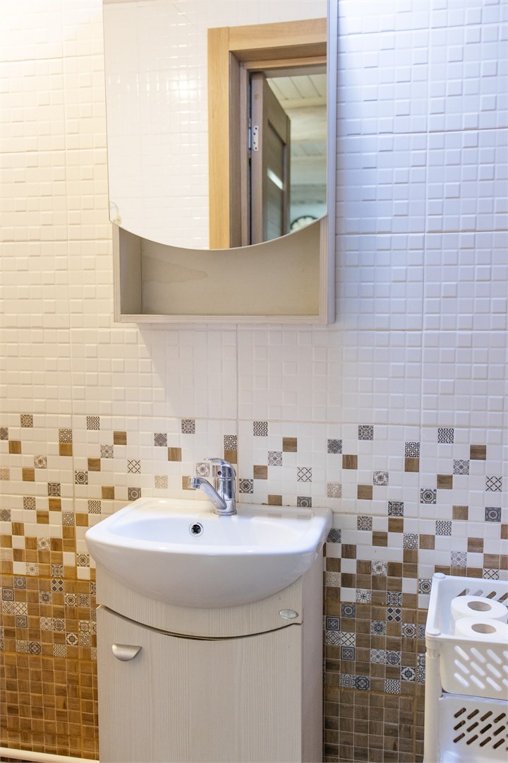 Светлая  изба-1/2 рубленного деревянного дома на 4 человек в Берендеево царство