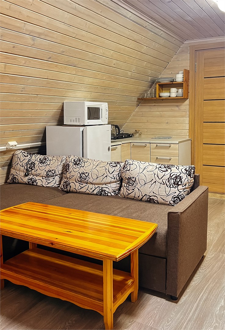 Светлая  изба-1/2 рубленного деревянного дома на 4 человек в Берендеево царство