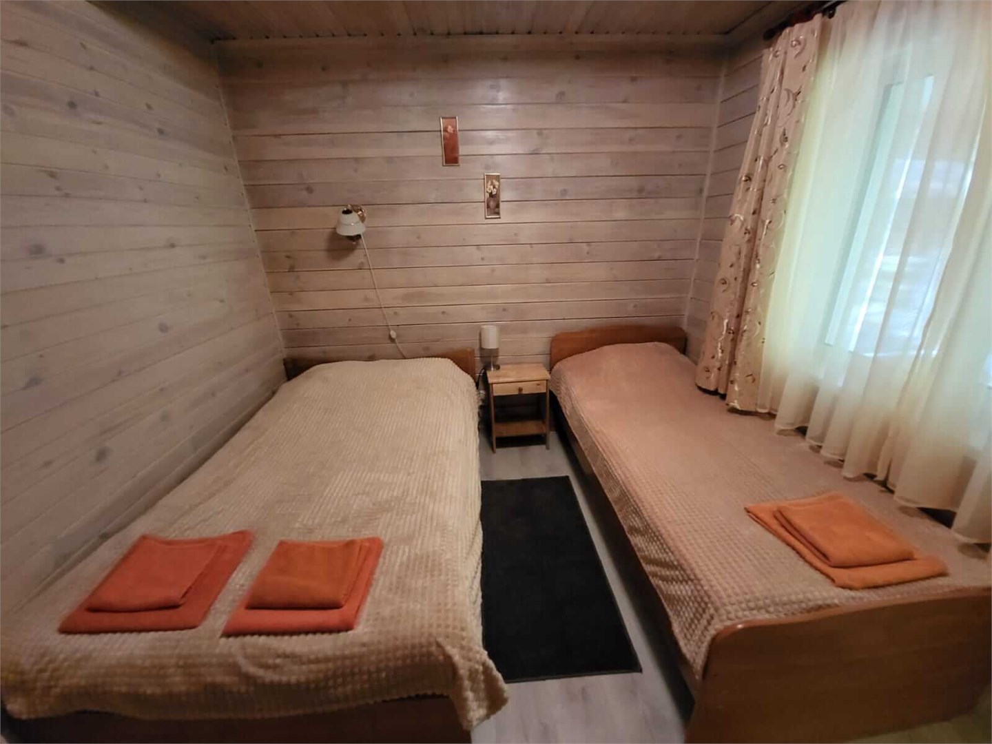 Добрая  изба-1/2 рубленного деревянного дома на 4 человек в Берендеево царство