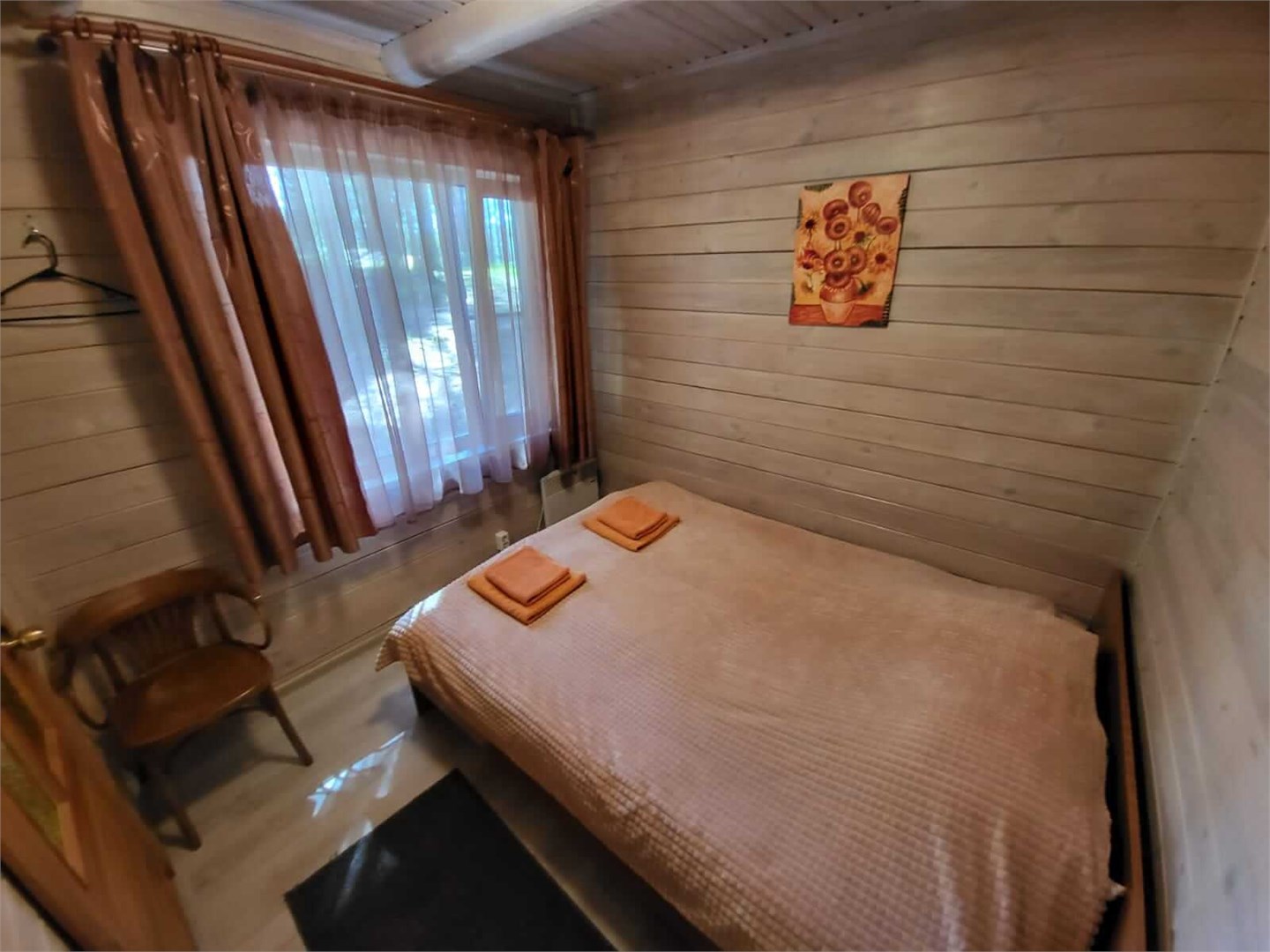 Добрая  изба-1/2 рубленного деревянного дома на 4 человек в Берендеево царство