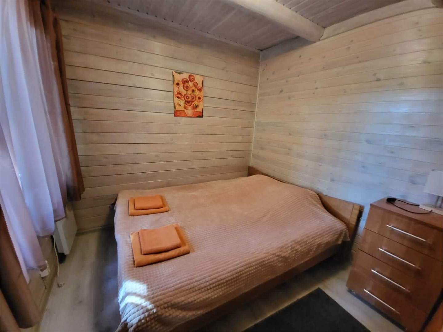 Добрая  изба-1/2 рубленного деревянного дома на 4 человек в Берендеево царство