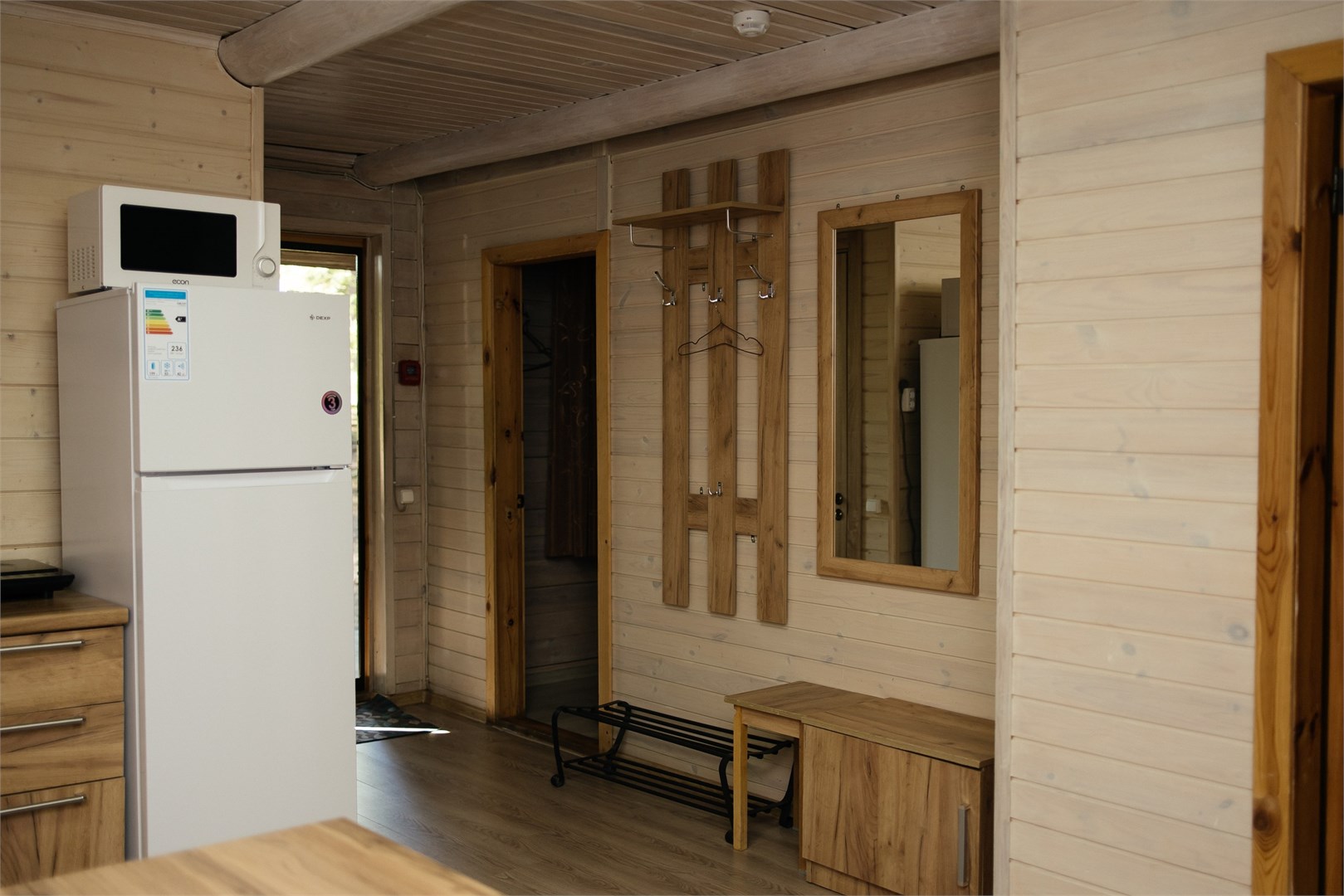 Добрая  изба-1/2 рубленного деревянного дома на 4 человек в Берендеево царство