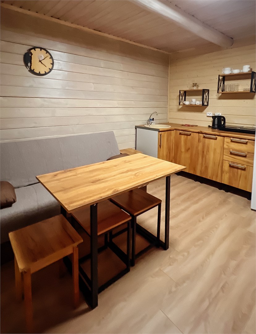 Добрая  изба-1/2 рубленного деревянного дома на 4 человек в Берендеево царство