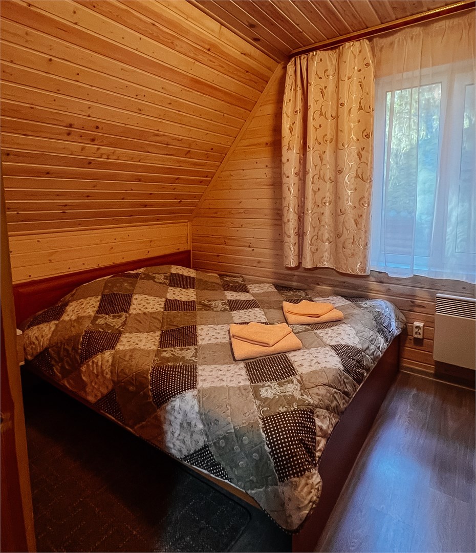 Добрая  изба-1/2 рубленного деревянного дома на 4 человек в Берендеево царство