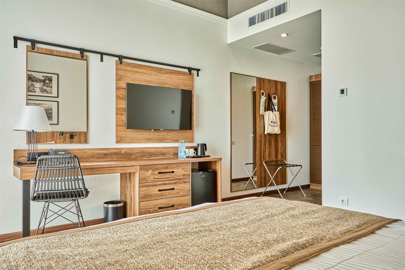 Полулюкс с двуспальной кроватью в 7 кипарисов