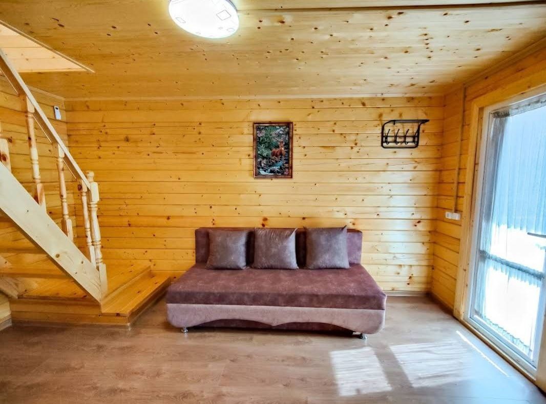 Деревянный  2-х этажный дом с кухней и терассой. в Эко-фазенда