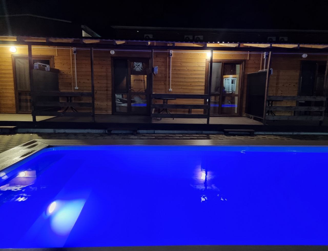 Деревянный 2 этажный дом с 2-я спальнями с терассой. в Эко-фазенда