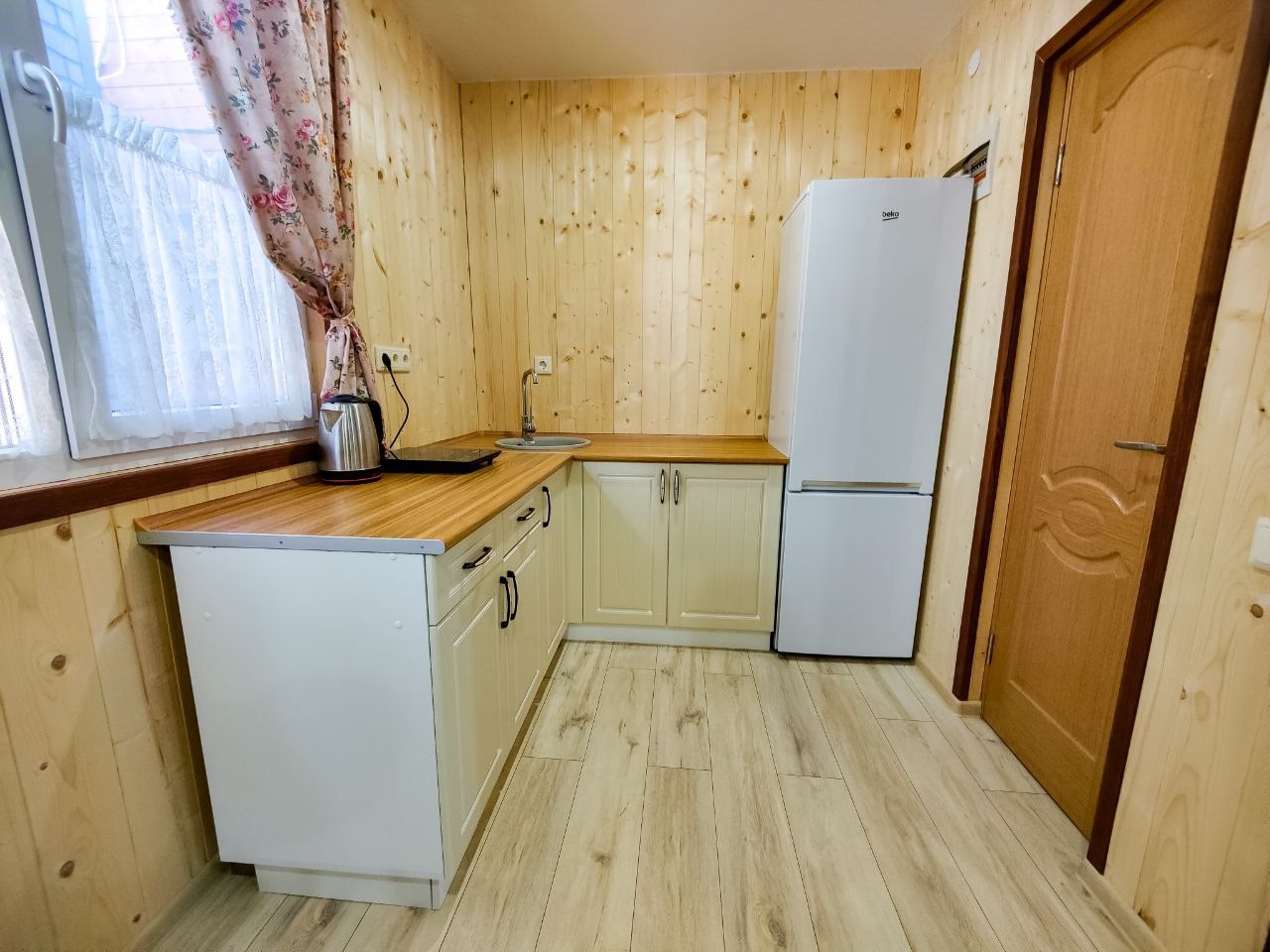 Дом семейный с кухней,  3-х комнатный. в Эко-фазенда