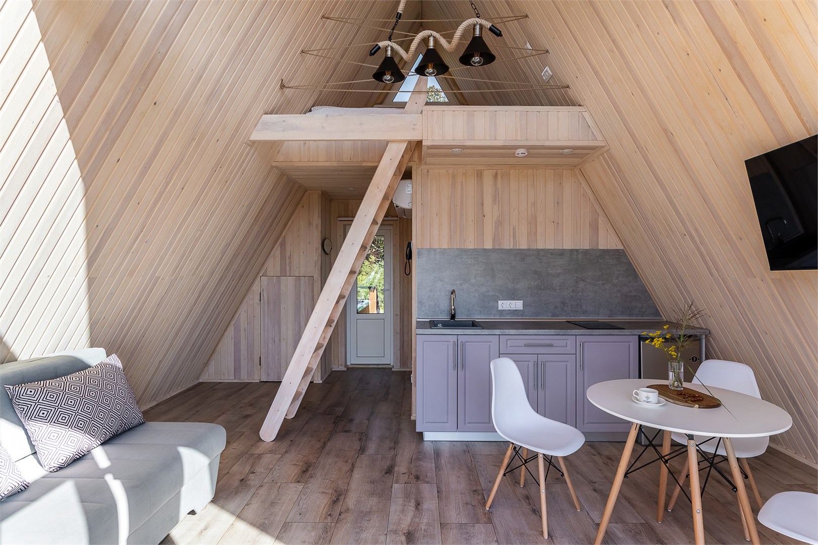 Афрейм с купелью в Бухта Петрова