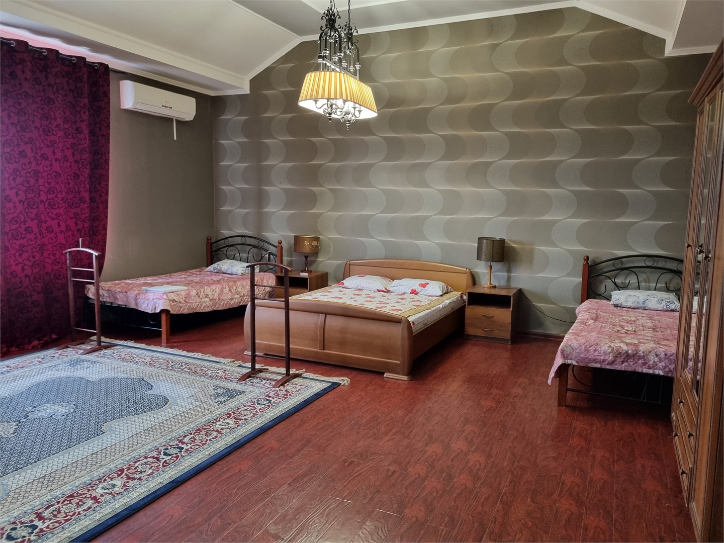 Стандартный трехместный номер с 3 односпальными кроватями в Classic