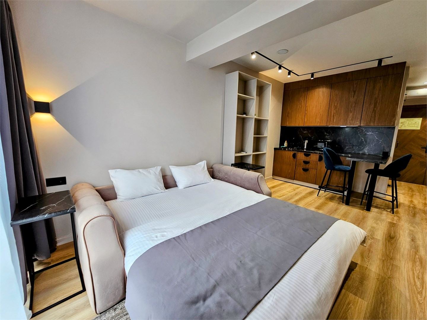 Апартамент делюкс с балконом в Пушкин НеоЛит