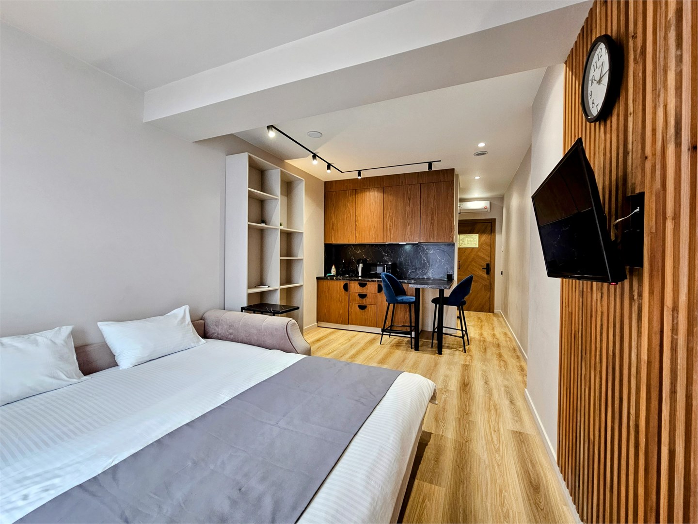 Апартамент делюкс с балконом в Пушкин НеоЛит