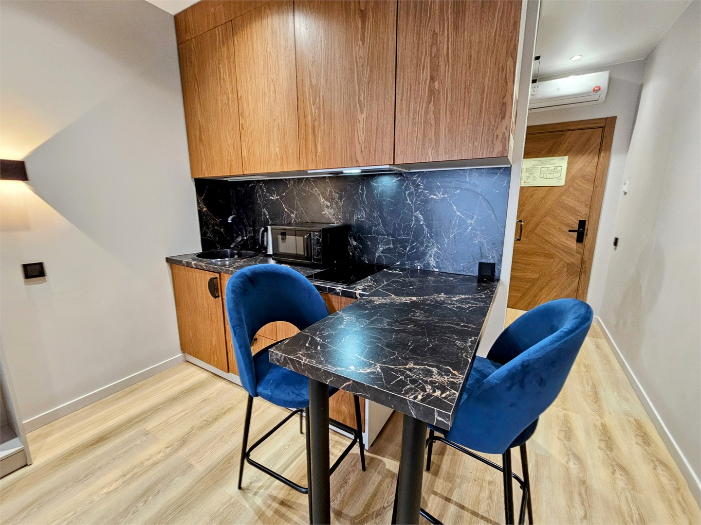 Апартамент делюкс с балконом в Пушкин НеоЛит