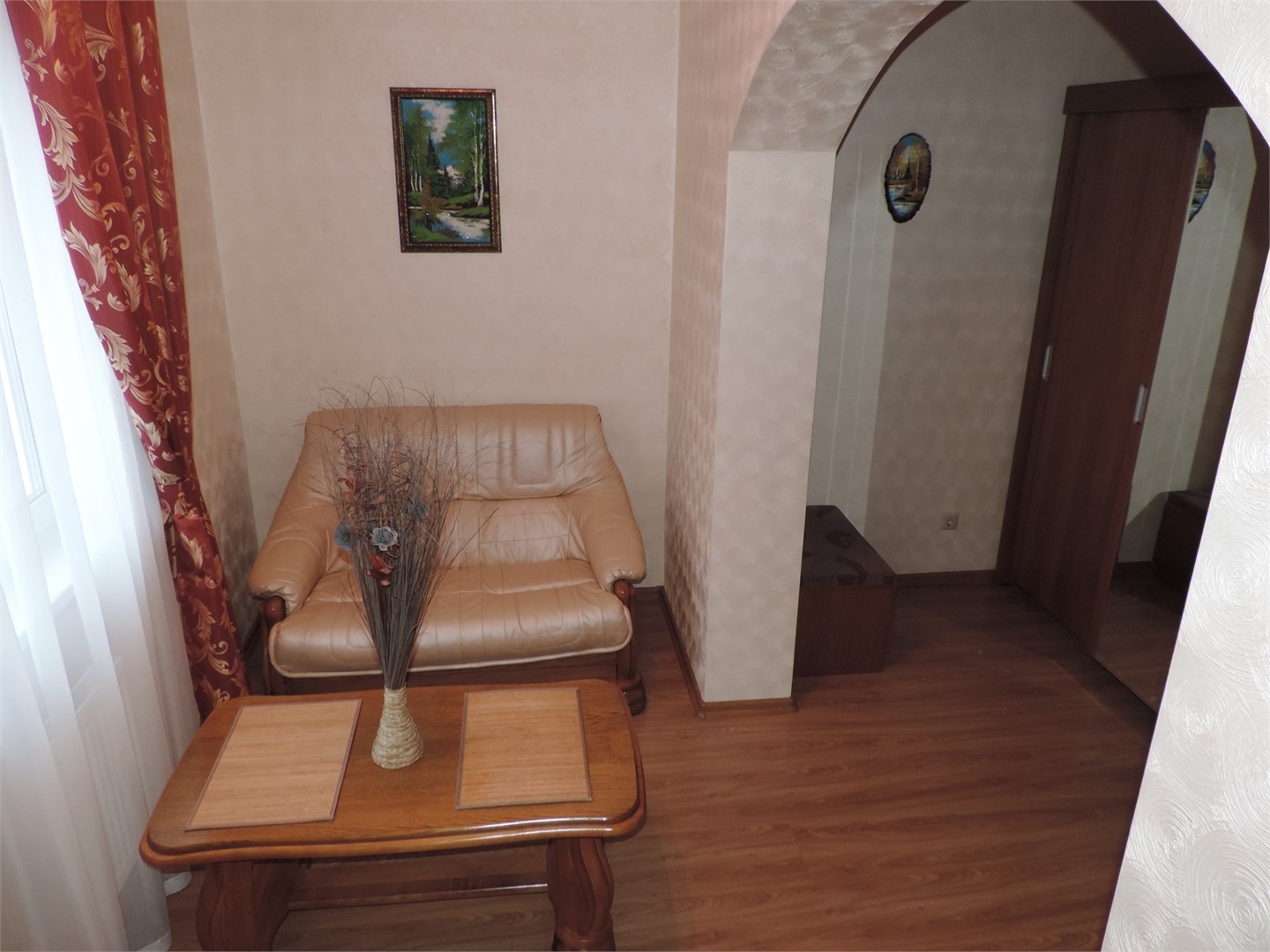 Полулюкс в Театральный