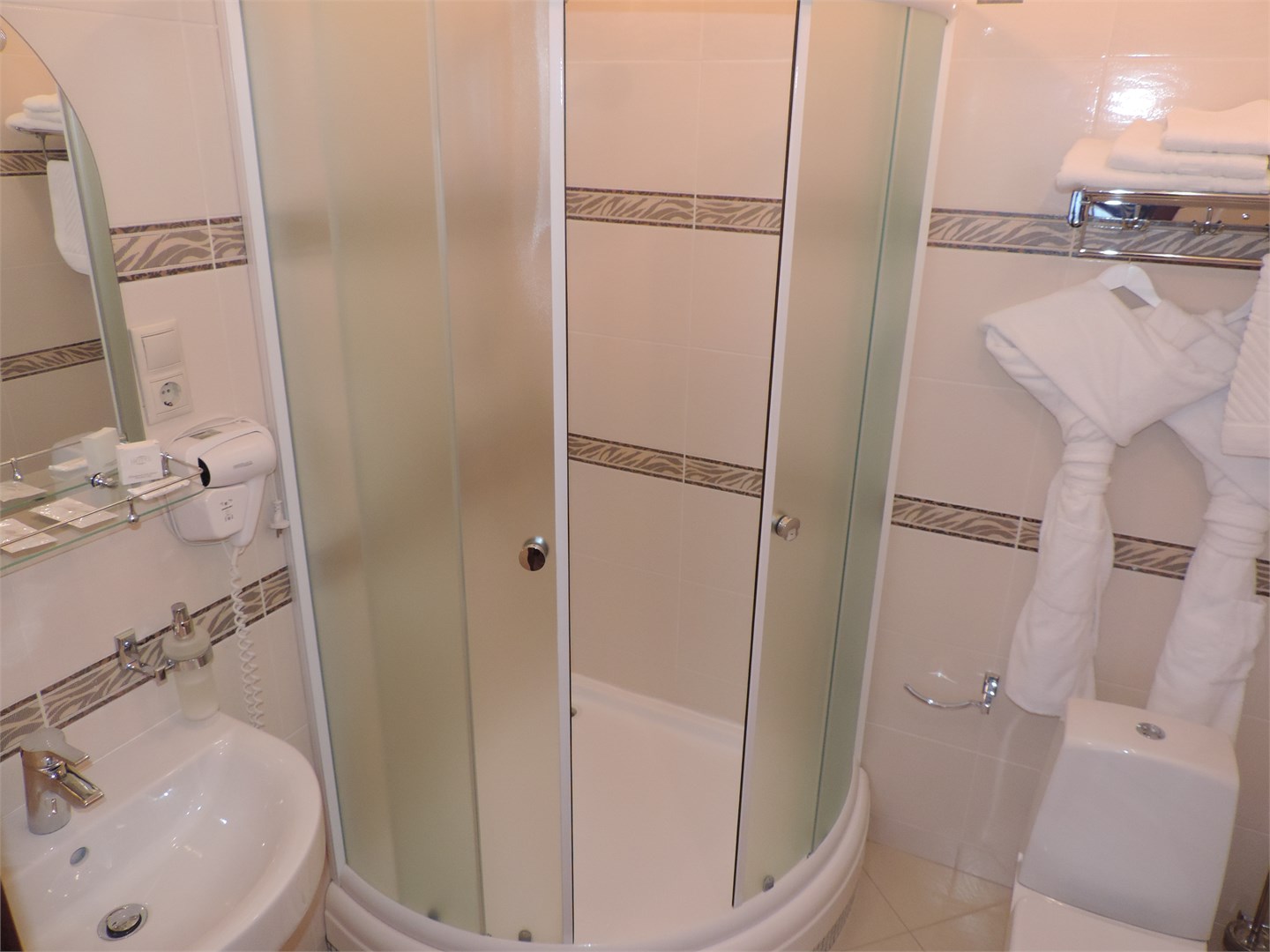 Полулюкс в Театральный