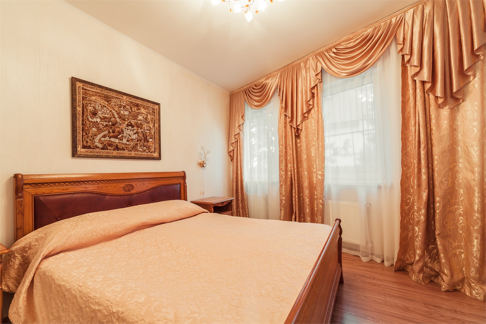 Люкс двухкомнатный в Театральный